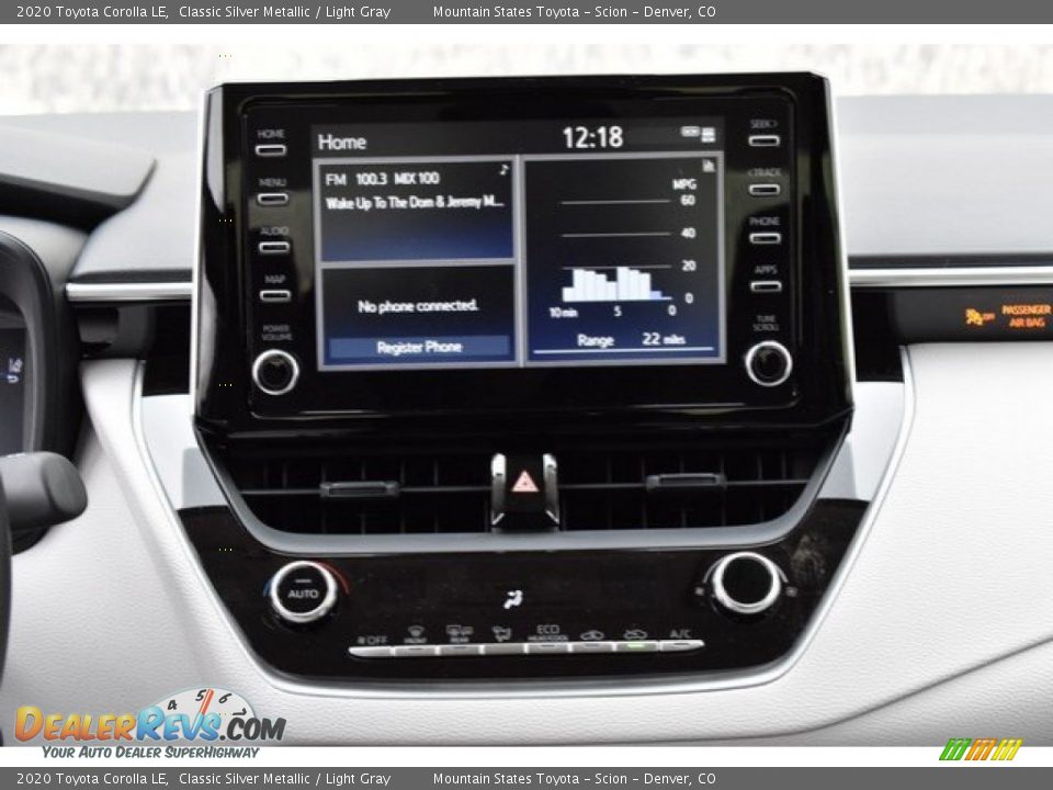 2020 Toyota Corolla LE Classic Silver Metallic / Light Gray Photo #8