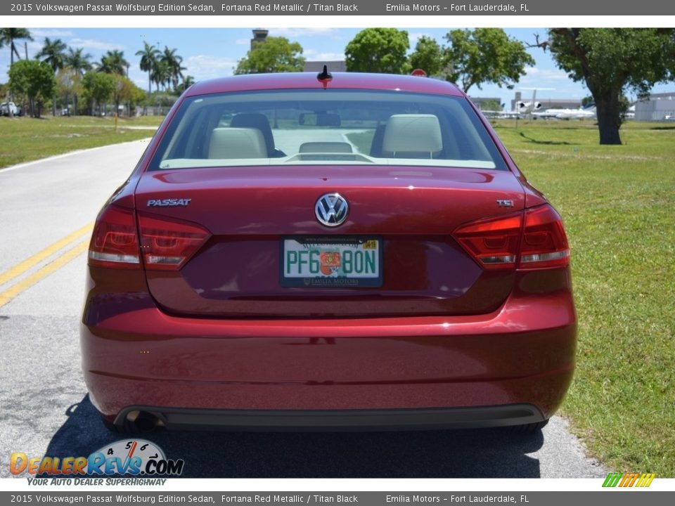 2015 Volkswagen Passat Wolfsburg Edition Sedan Fortana Red Metallic / Titan Black Photo #4