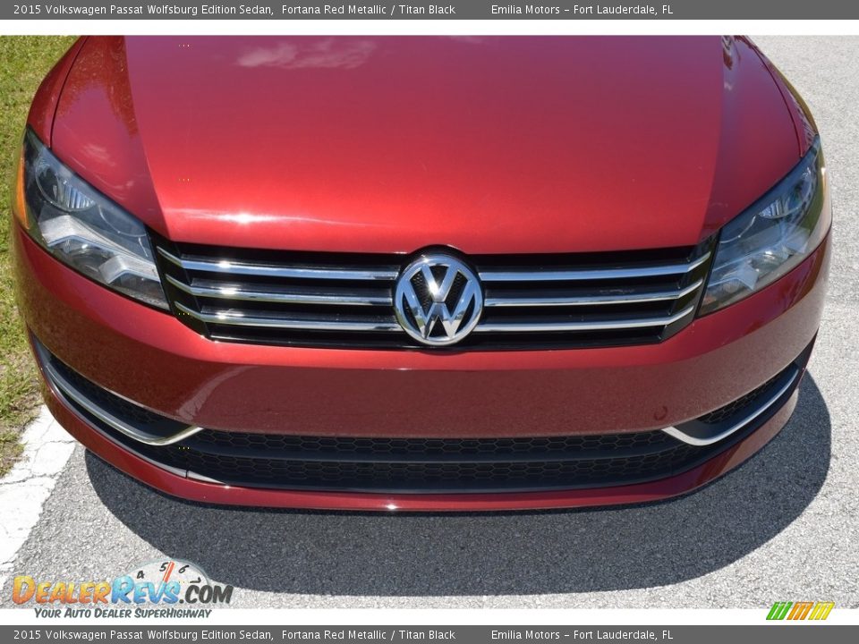 2015 Volkswagen Passat Wolfsburg Edition Sedan Fortana Red Metallic / Titan Black Photo #11