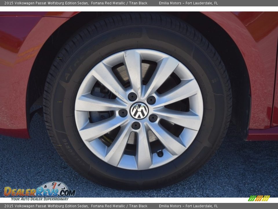 2015 Volkswagen Passat Wolfsburg Edition Sedan Fortana Red Metallic / Titan Black Photo #16