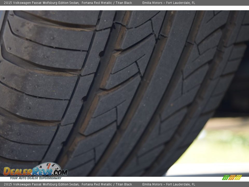 2015 Volkswagen Passat Wolfsburg Edition Sedan Fortana Red Metallic / Titan Black Photo #18