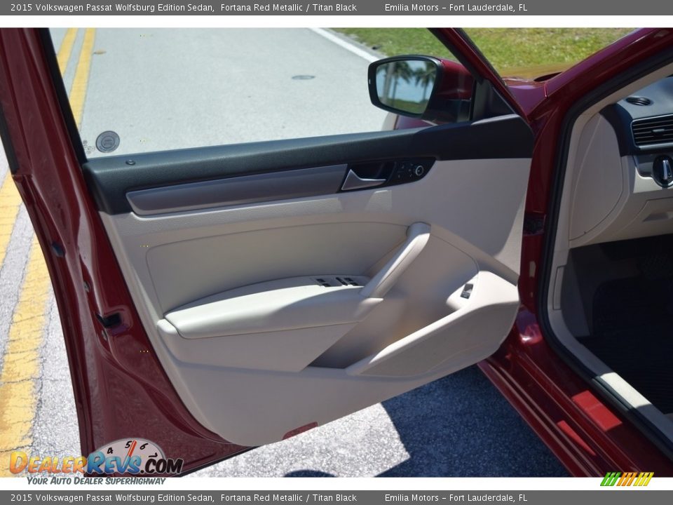 2015 Volkswagen Passat Wolfsburg Edition Sedan Fortana Red Metallic / Titan Black Photo #19