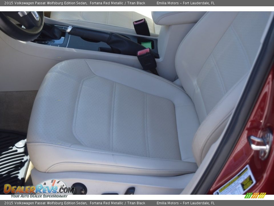 2015 Volkswagen Passat Wolfsburg Edition Sedan Fortana Red Metallic / Titan Black Photo #22