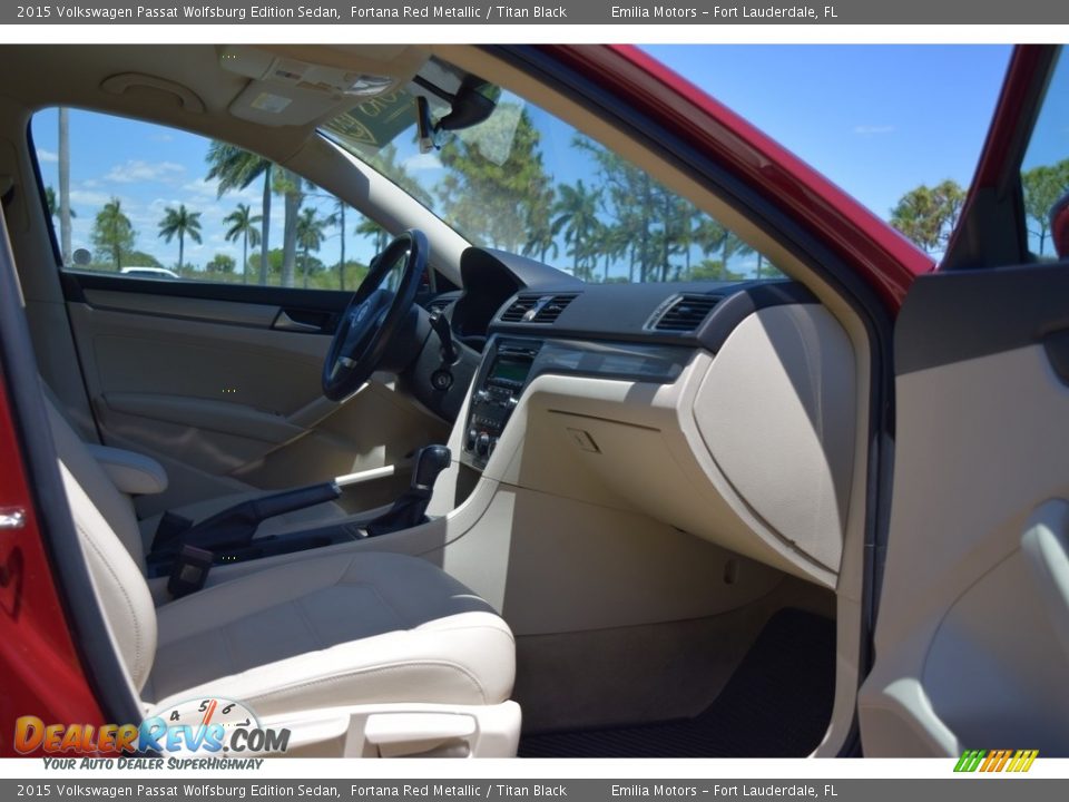 2015 Volkswagen Passat Wolfsburg Edition Sedan Fortana Red Metallic / Titan Black Photo #25