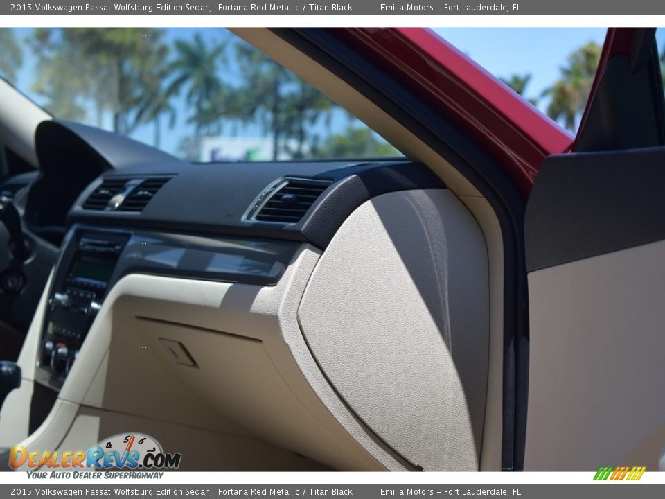 2015 Volkswagen Passat Wolfsburg Edition Sedan Fortana Red Metallic / Titan Black Photo #26