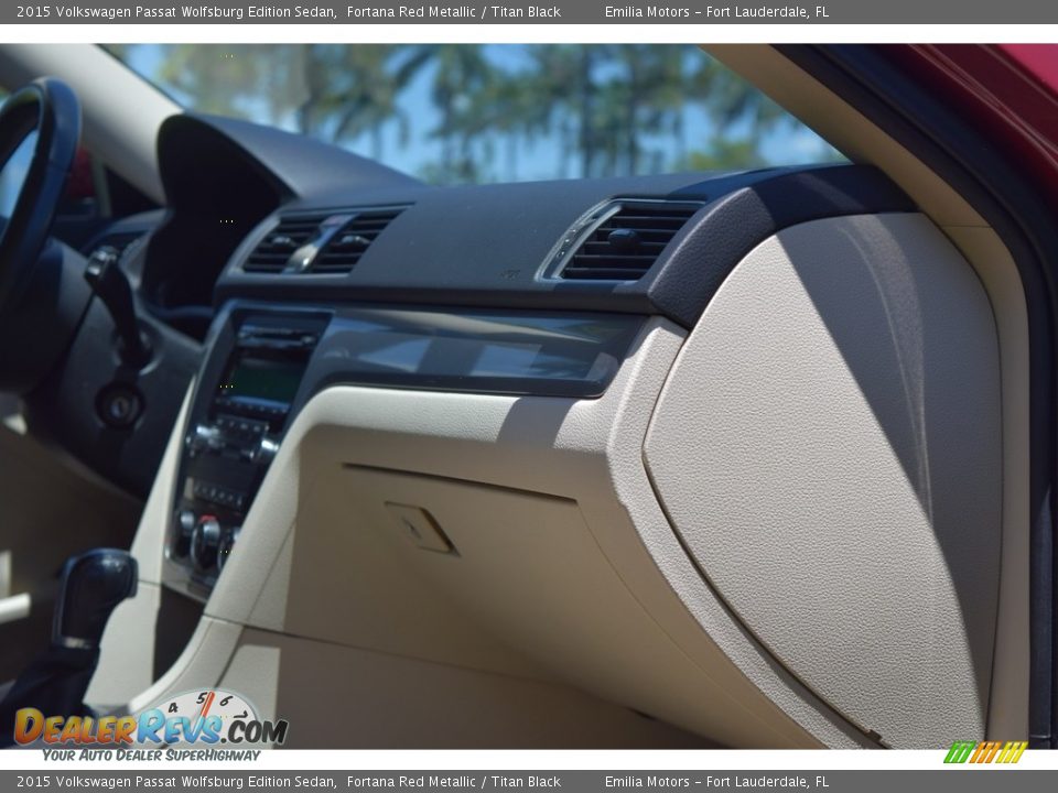 2015 Volkswagen Passat Wolfsburg Edition Sedan Fortana Red Metallic / Titan Black Photo #28