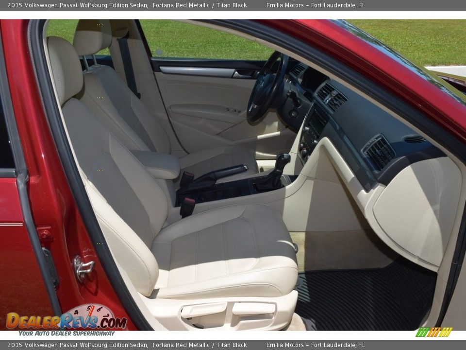 2015 Volkswagen Passat Wolfsburg Edition Sedan Fortana Red Metallic / Titan Black Photo #30
