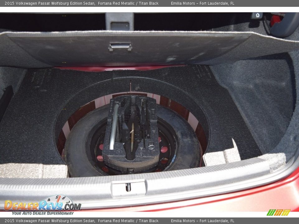 2015 Volkswagen Passat Wolfsburg Edition Sedan Fortana Red Metallic / Titan Black Photo #37