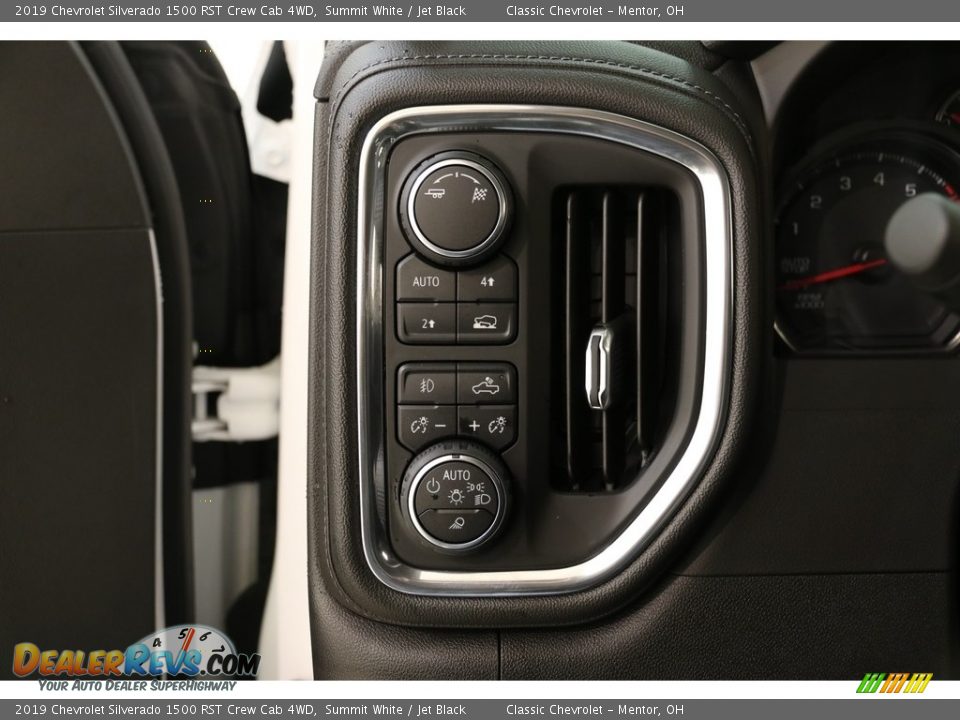 Controls of 2019 Chevrolet Silverado 1500 RST Crew Cab 4WD Photo #5