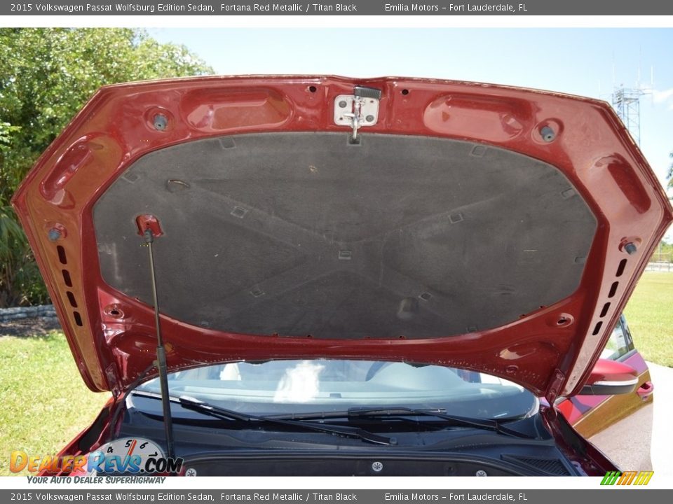 2015 Volkswagen Passat Wolfsburg Edition Sedan Fortana Red Metallic / Titan Black Photo #49