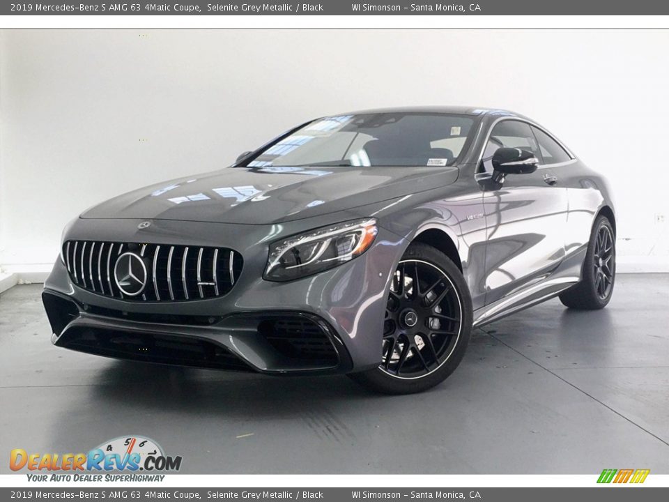 Front 3/4 View of 2019 Mercedes-Benz S AMG 63 4Matic Coupe Photo #12