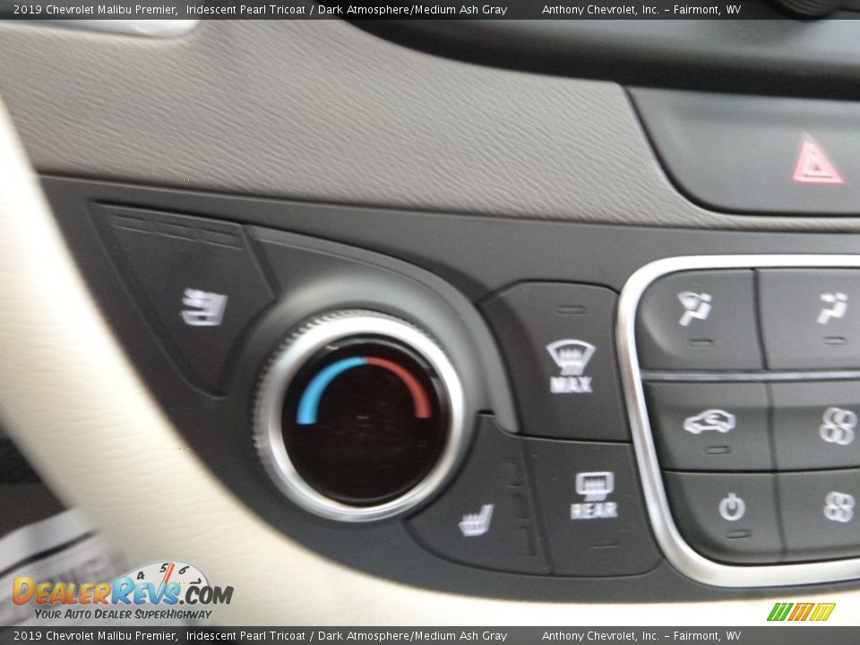 2019 Chevrolet Malibu Premier Iridescent Pearl Tricoat / Dark Atmosphere/Medium Ash Gray Photo #16