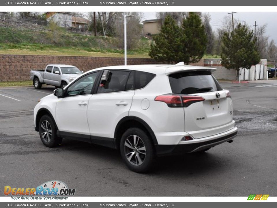2018 Toyota RAV4 XLE AWD Super White / Black Photo #4