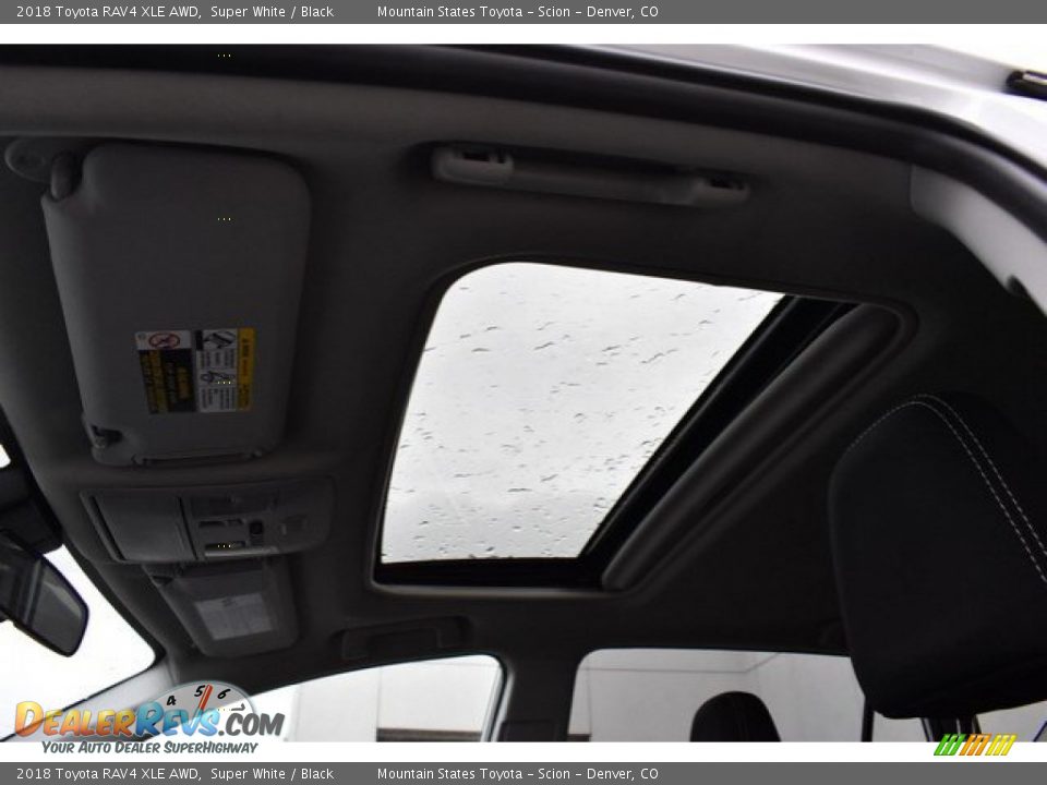 2018 Toyota RAV4 XLE AWD Super White / Black Photo #10