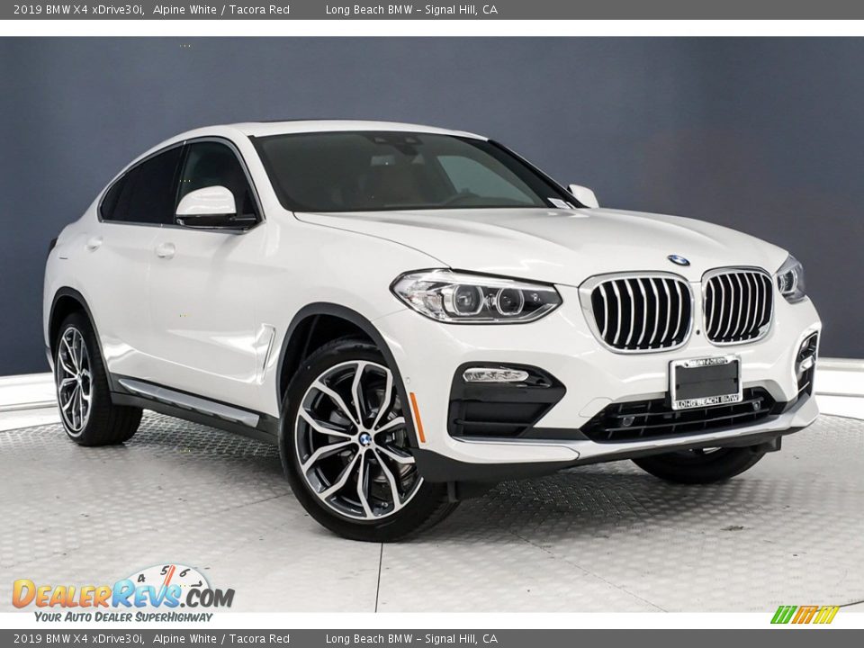 Front 3/4 View of 2019 BMW X4 xDrive30i Photo #10