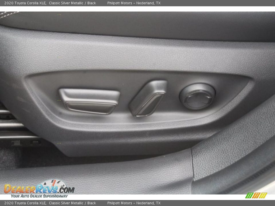 2020 Toyota Corolla XLE Classic Silver Metallic / Black Photo #11