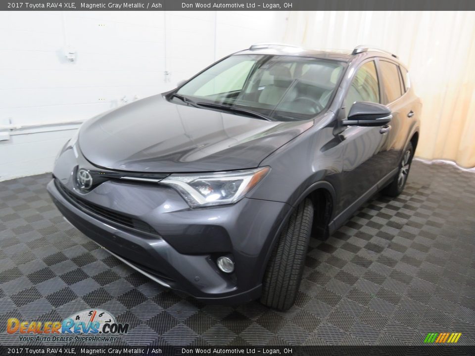 2017 Toyota RAV4 XLE Magnetic Gray Metallic / Ash Photo #10