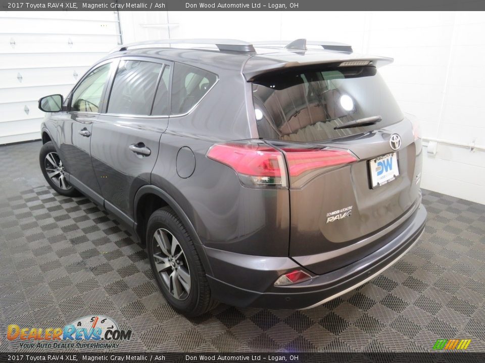 2017 Toyota RAV4 XLE Magnetic Gray Metallic / Ash Photo #13