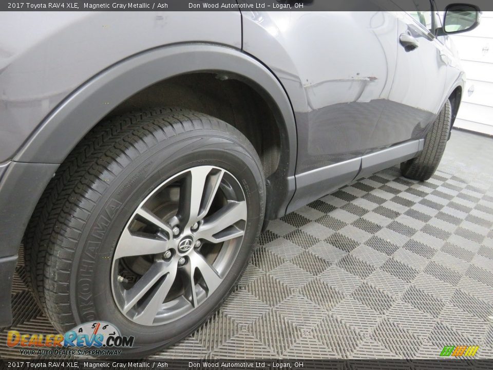 2017 Toyota RAV4 XLE Magnetic Gray Metallic / Ash Photo #20