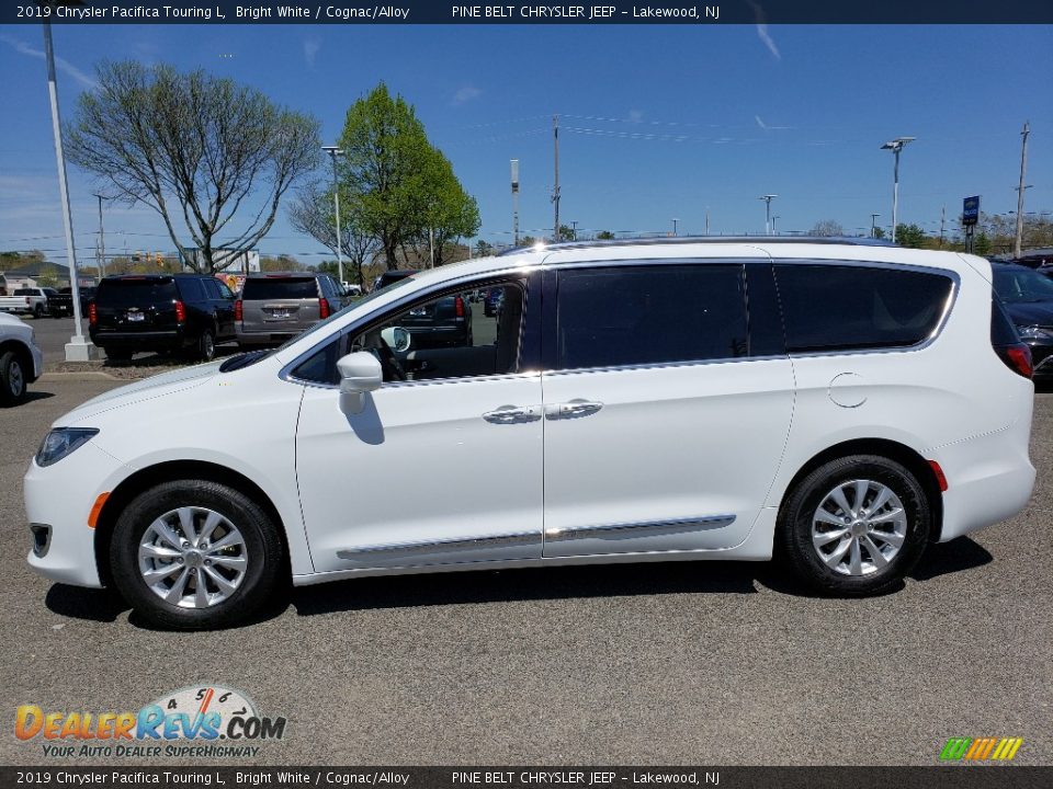 2019 Chrysler Pacifica Touring L Bright White / Cognac/Alloy Photo #3