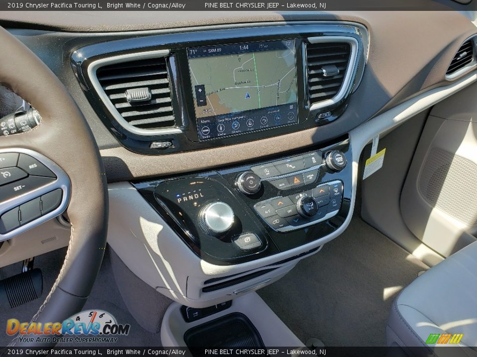 2019 Chrysler Pacifica Touring L Bright White / Cognac/Alloy Photo #10