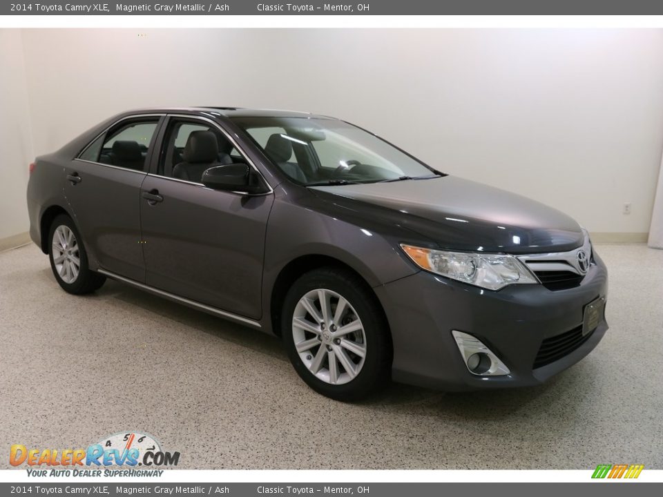2014 Toyota Camry XLE Magnetic Gray Metallic / Ash Photo #1