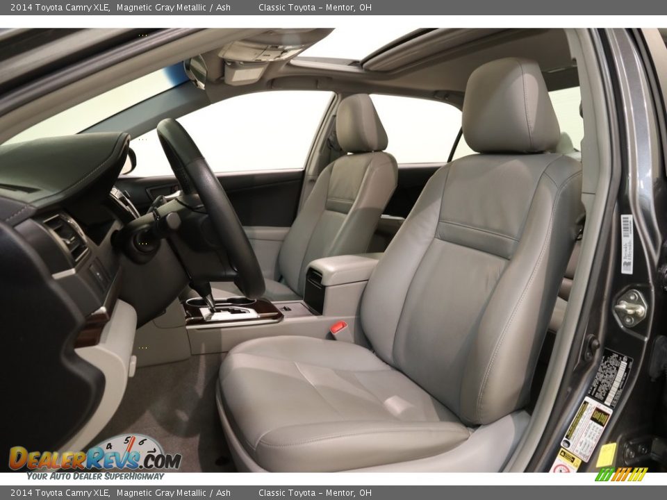 2014 Toyota Camry XLE Magnetic Gray Metallic / Ash Photo #5