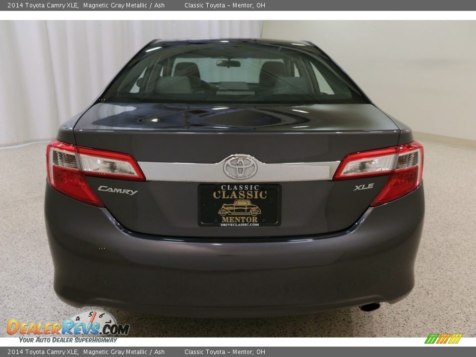 2014 Toyota Camry XLE Magnetic Gray Metallic / Ash Photo #19