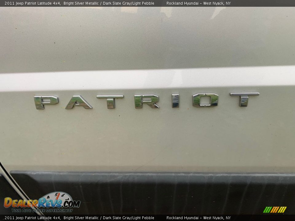 2011 Jeep Patriot Latitude 4x4 Bright Silver Metallic / Dark Slate Gray/Light Pebble Photo #28
