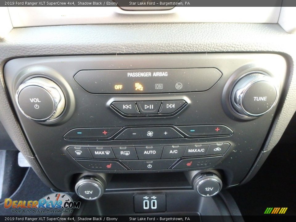 Controls of 2019 Ford Ranger XLT SuperCrew 4x4 Photo #19