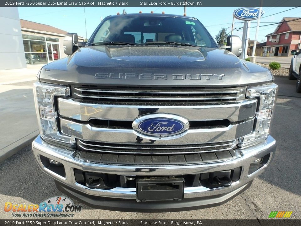 2019 Ford F250 Super Duty Lariat Crew Cab 4x4 Magnetic / Black Photo #2