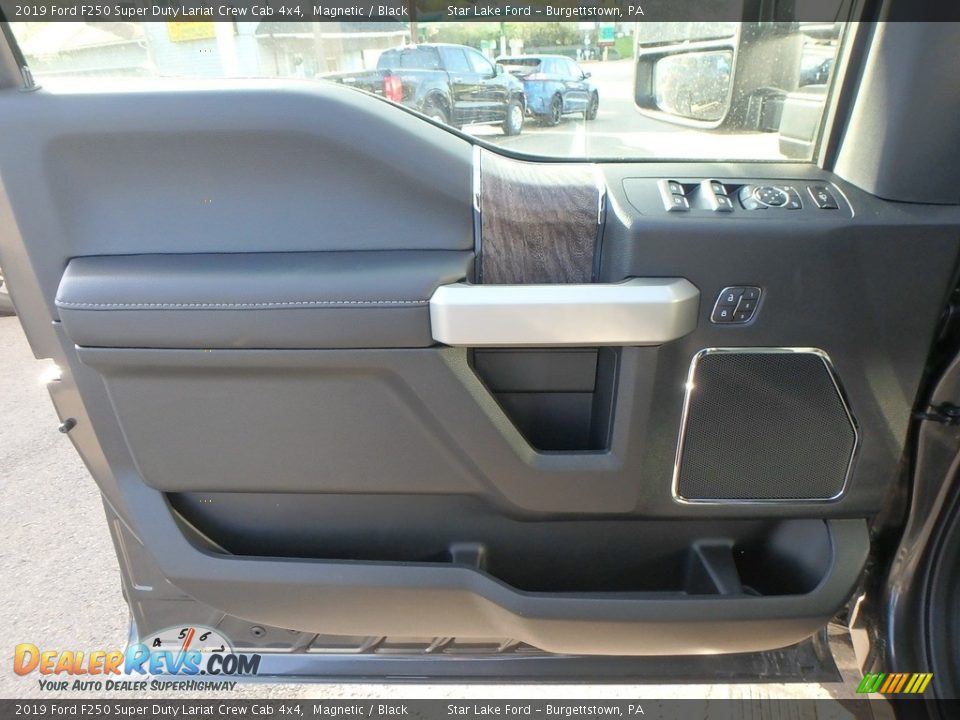2019 Ford F250 Super Duty Lariat Crew Cab 4x4 Magnetic / Black Photo #12