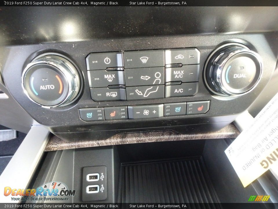 2019 Ford F250 Super Duty Lariat Crew Cab 4x4 Magnetic / Black Photo #18