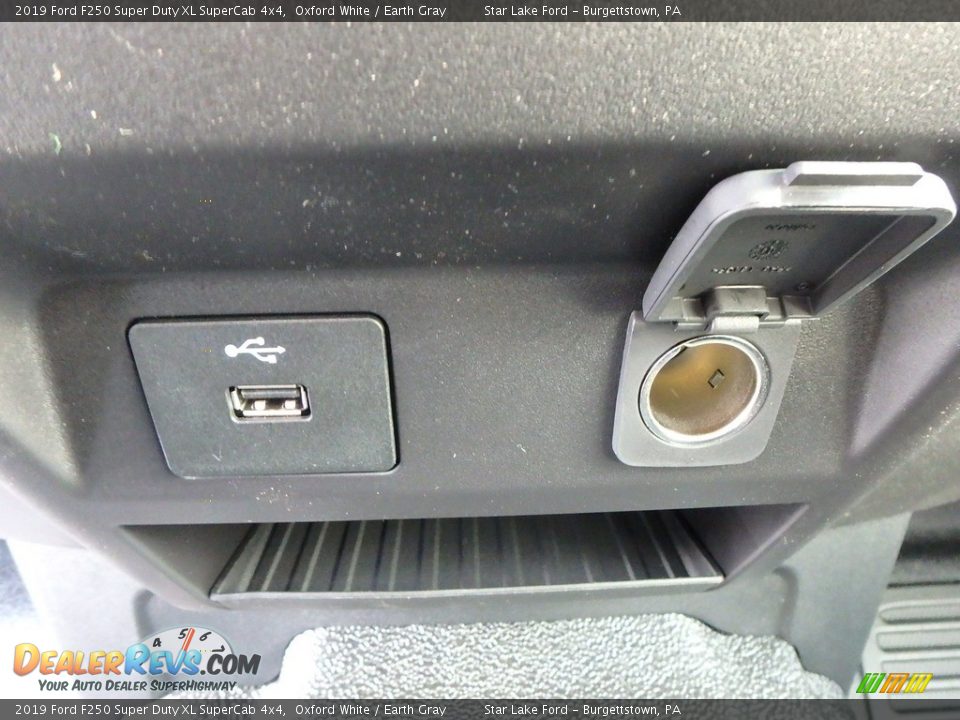 2019 Ford F250 Super Duty XL SuperCab 4x4 Oxford White / Earth Gray Photo #18