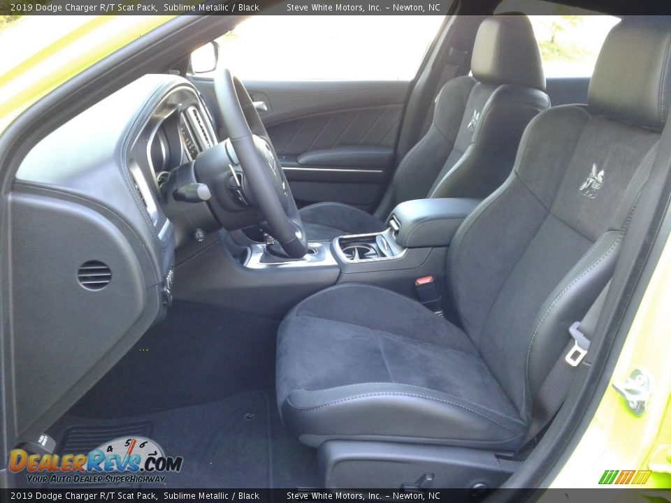 Front Seat of 2019 Dodge Charger R/T Scat Pack Photo #10