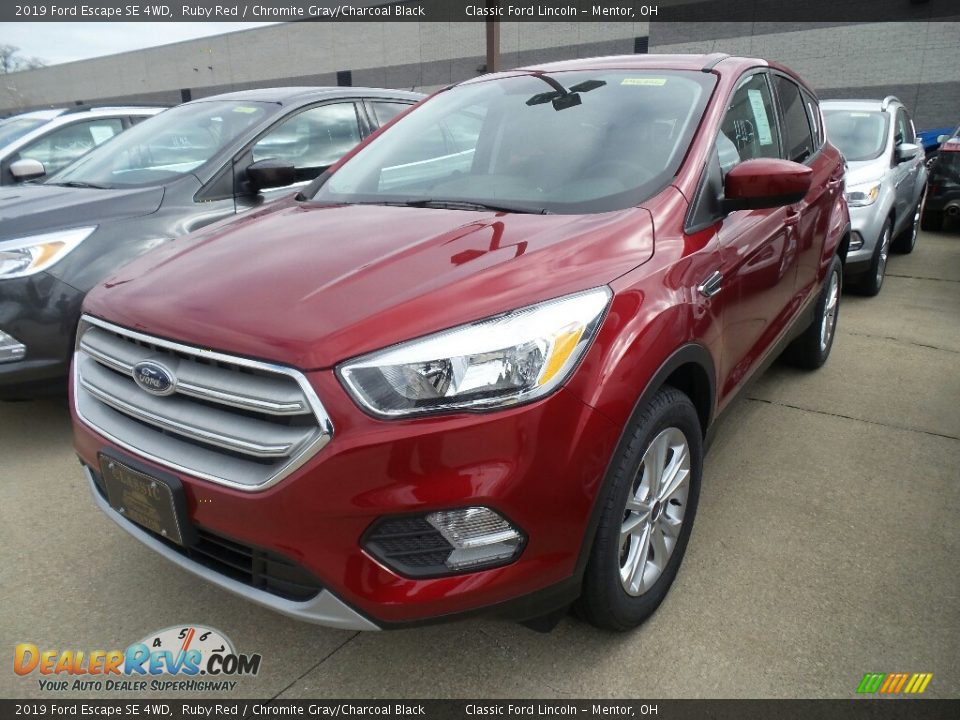 2019 Ford Escape SE 4WD Ruby Red / Chromite Gray/Charcoal Black Photo #1