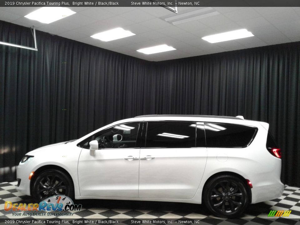 2019 Chrysler Pacifica Touring Plus Bright White / Black/Black Photo #1