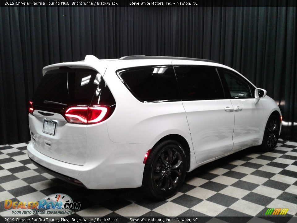 2019 Chrysler Pacifica Touring Plus Bright White / Black/Black Photo #6