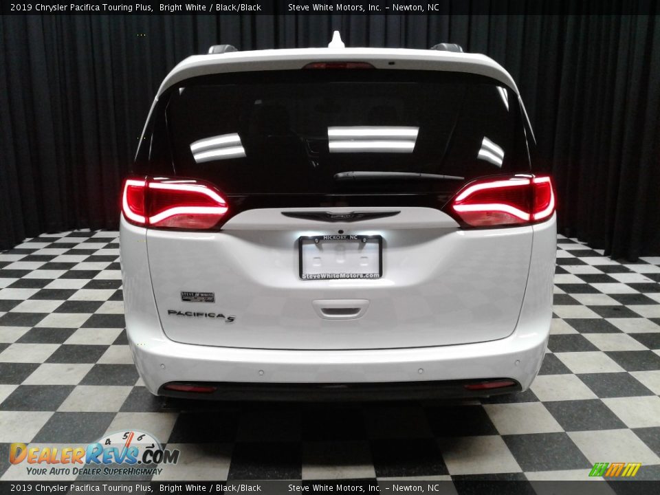 2019 Chrysler Pacifica Touring Plus Bright White / Black/Black Photo #7
