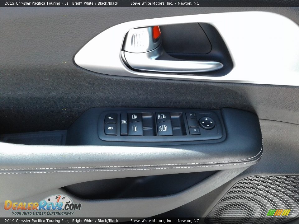 2019 Chrysler Pacifica Touring Plus Bright White / Black/Black Photo #9