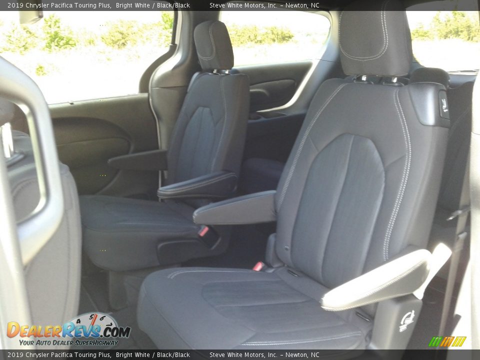 2019 Chrysler Pacifica Touring Plus Bright White / Black/Black Photo #11