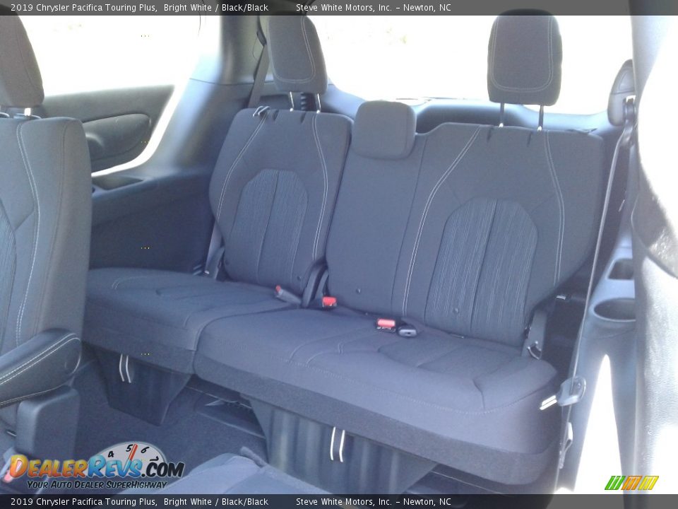 2019 Chrysler Pacifica Touring Plus Bright White / Black/Black Photo #12