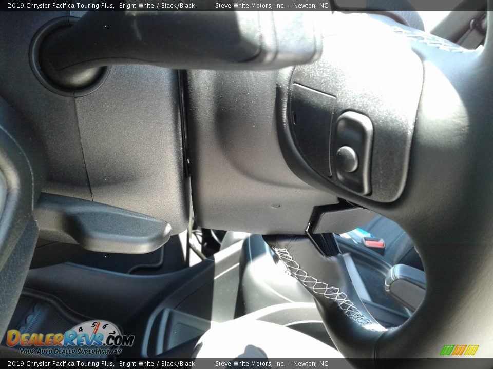 2019 Chrysler Pacifica Touring Plus Bright White / Black/Black Photo #19
