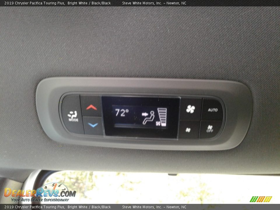 2019 Chrysler Pacifica Touring Plus Bright White / Black/Black Photo #33