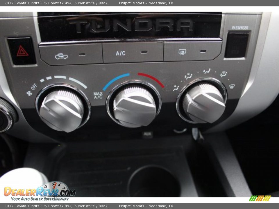 2017 Toyota Tundra SR5 CrewMax 4x4 Super White / Black Photo #13
