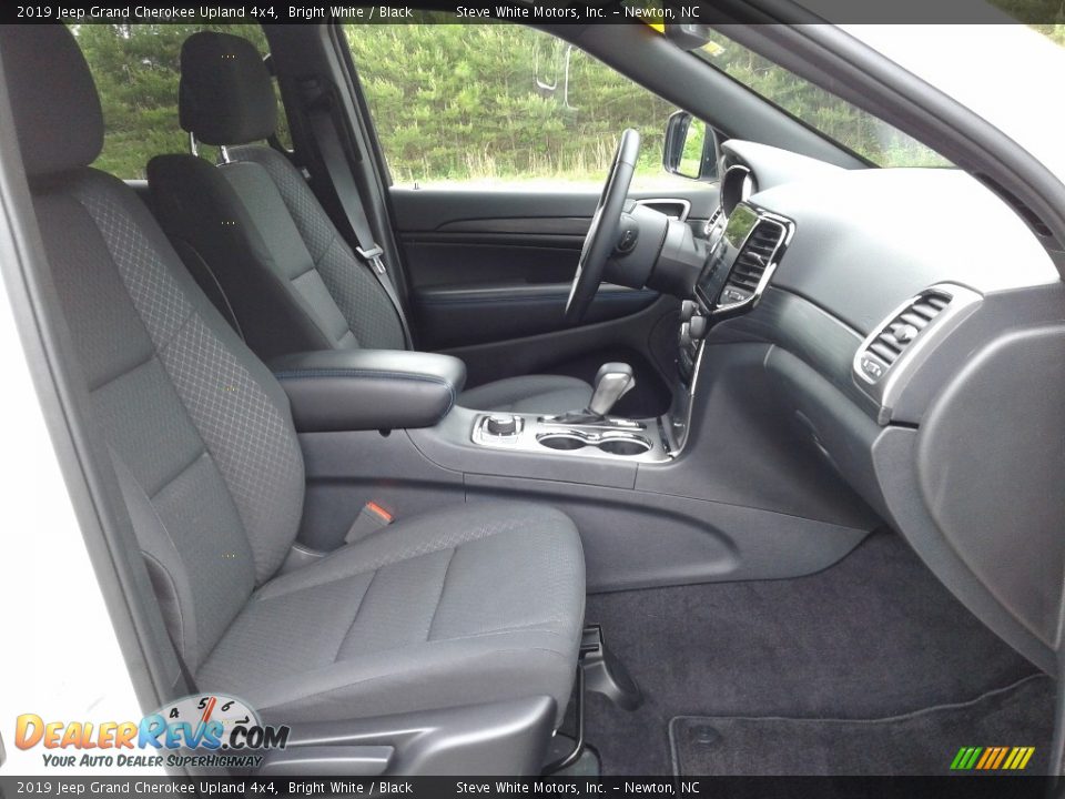 2019 Jeep Grand Cherokee Upland 4x4 Bright White / Black Photo #16