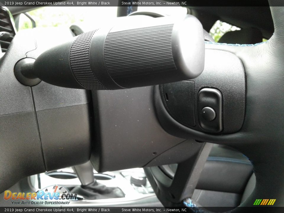 2019 Jeep Grand Cherokee Upland 4x4 Bright White / Black Photo #17