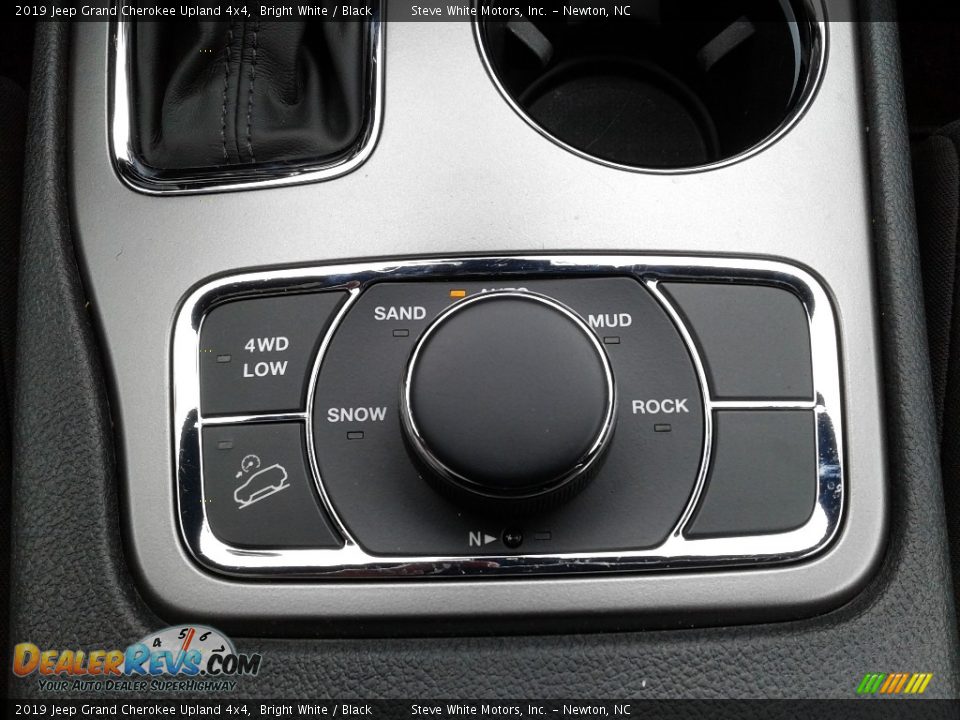 2019 Jeep Grand Cherokee Upland 4x4 Bright White / Black Photo #32