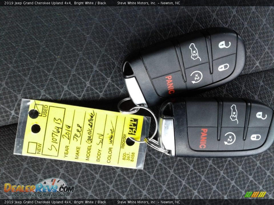 2019 Jeep Grand Cherokee Upland 4x4 Bright White / Black Photo #35