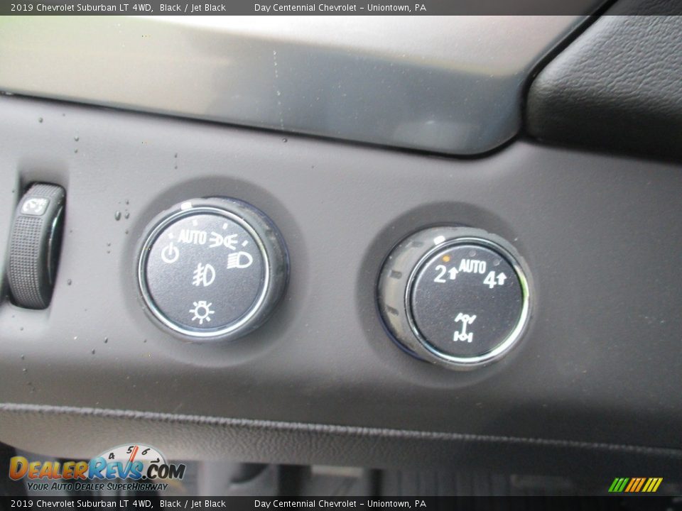 2019 Chevrolet Suburban LT 4WD Black / Jet Black Photo #17